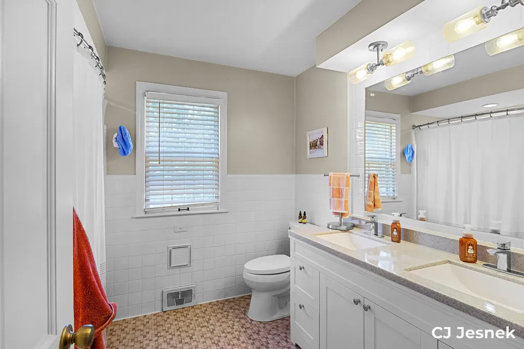 1929 Lotus Avenue SE Grand Rapids City MI 49506