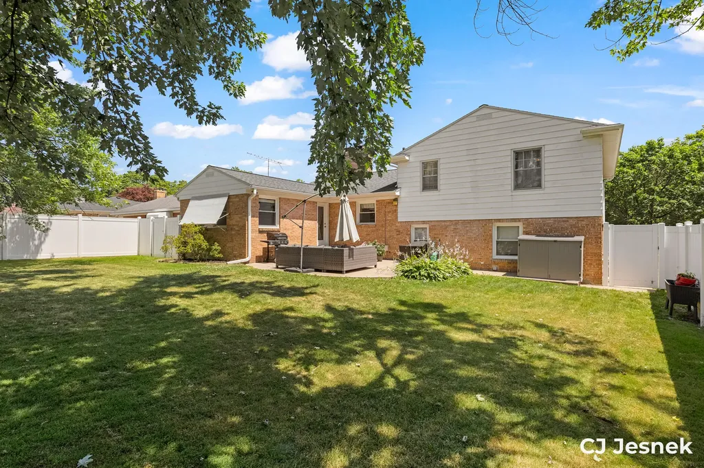 1929 Lotus Avenue SE Grand Rapids City MI 49506