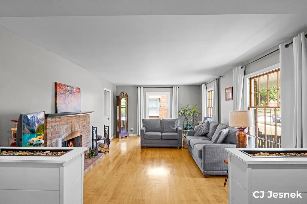 1929 Lotus Avenue SE Grand Rapids City MI 49506