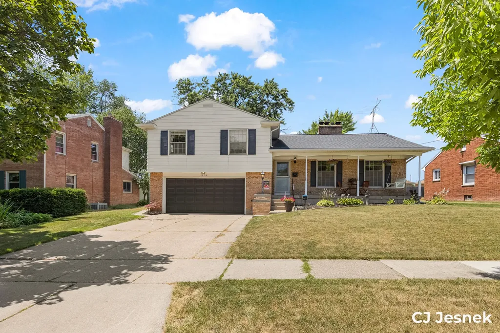 1929 Lotus Avenue SE Grand Rapids City MI 49506
