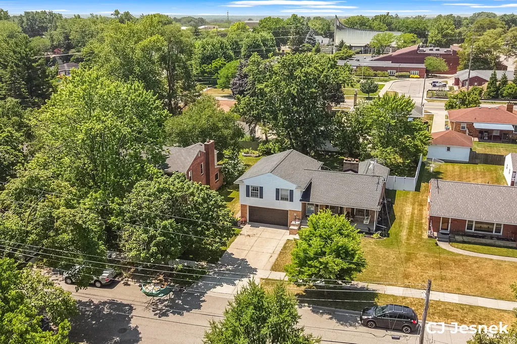 1929 Lotus Avenue SE Grand Rapids City MI 49506
