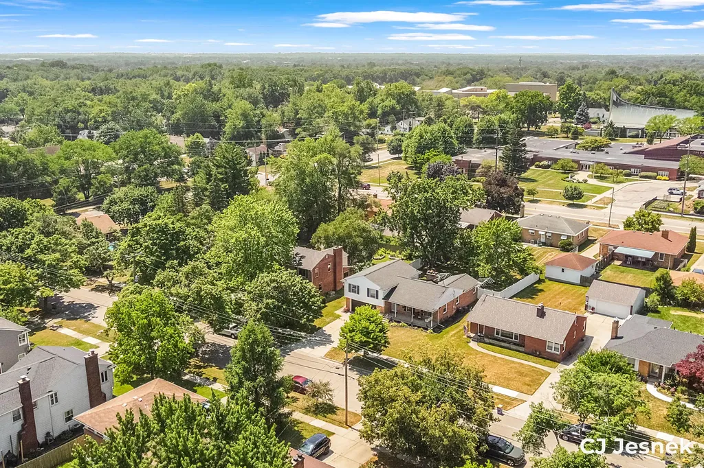 1929 Lotus Avenue SE Grand Rapids City MI 49506
