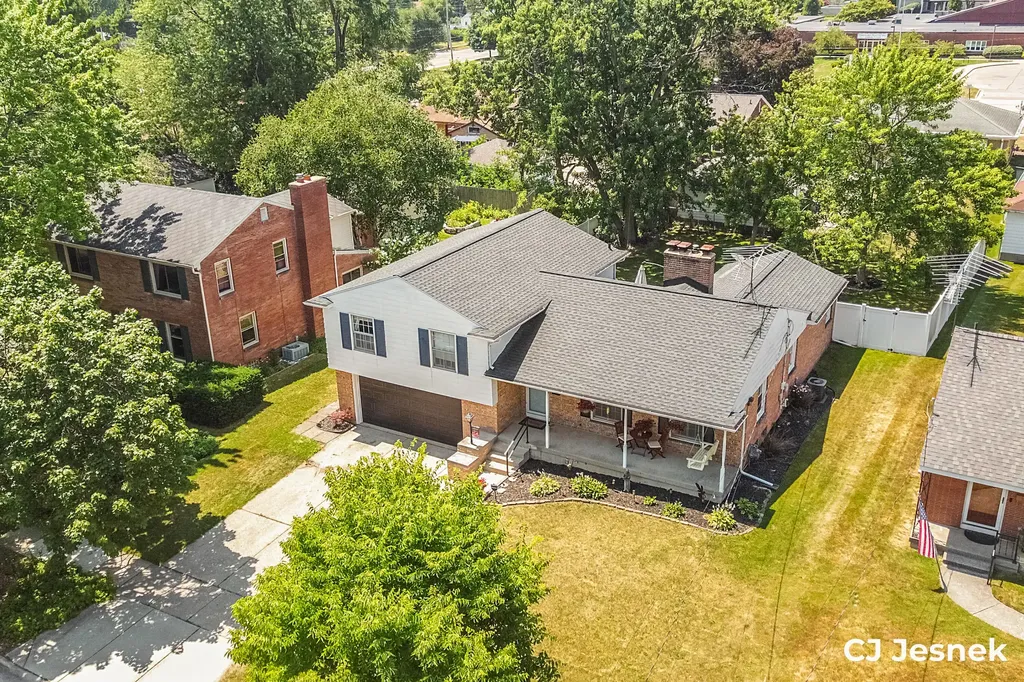 1929 Lotus Avenue SE Grand Rapids City MI 49506