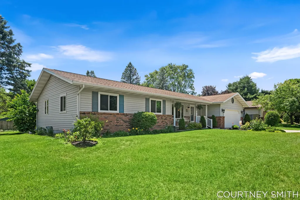 672 Birchwood Court SE Lowell City MI 49331