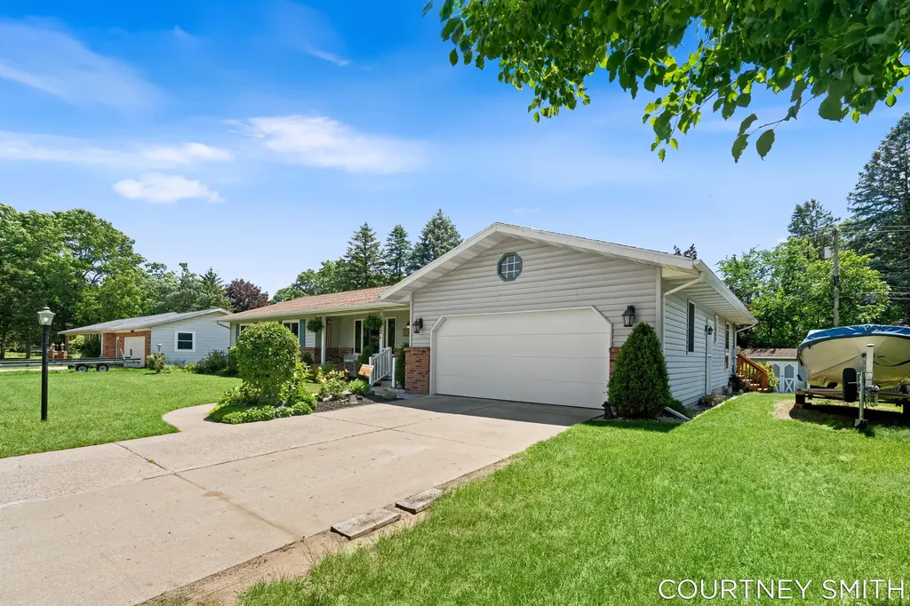 672 Birchwood Court SE Lowell City MI 49331