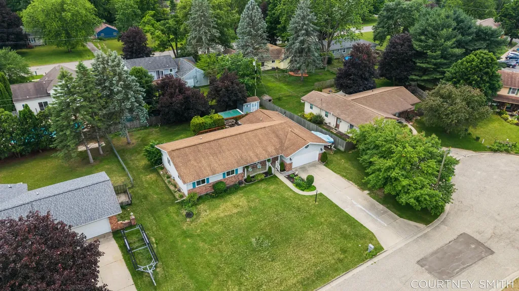 672 Birchwood Court SE Lowell City MI 49331