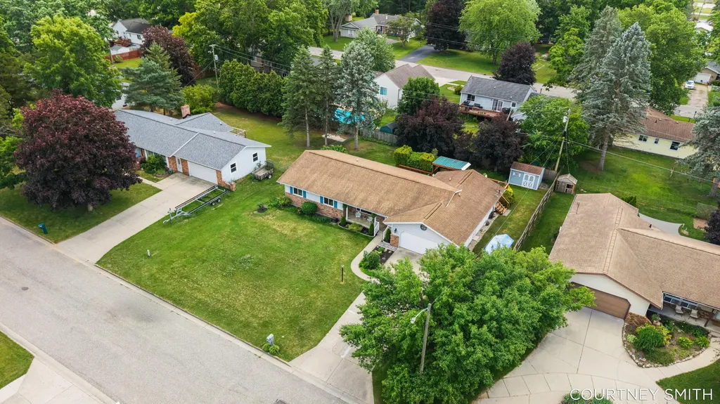 672 Birchwood Court SE Lowell City MI 49331