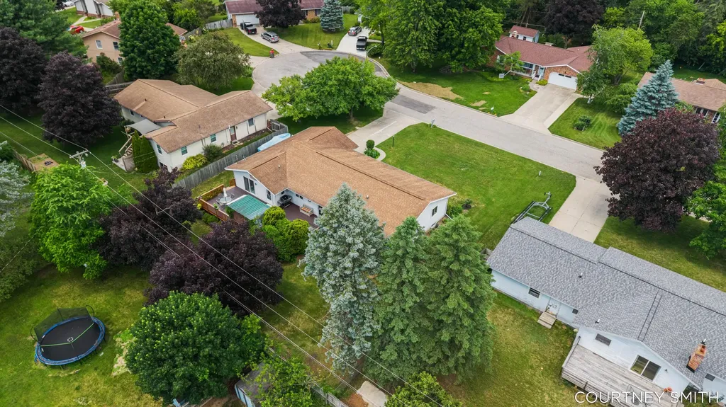 672 Birchwood Court SE Lowell City MI 49331