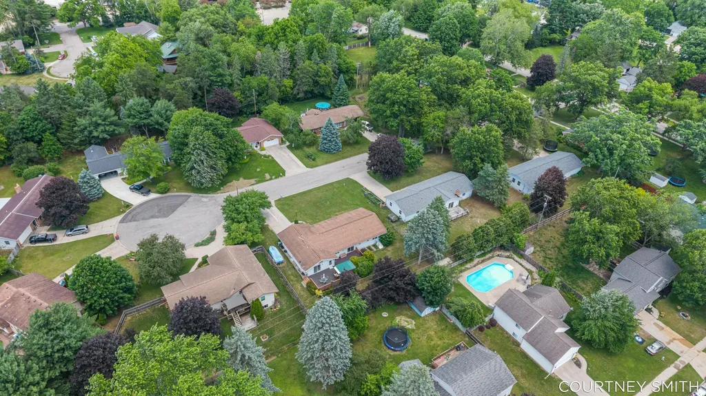 672 Birchwood Court SE Lowell City MI 49331