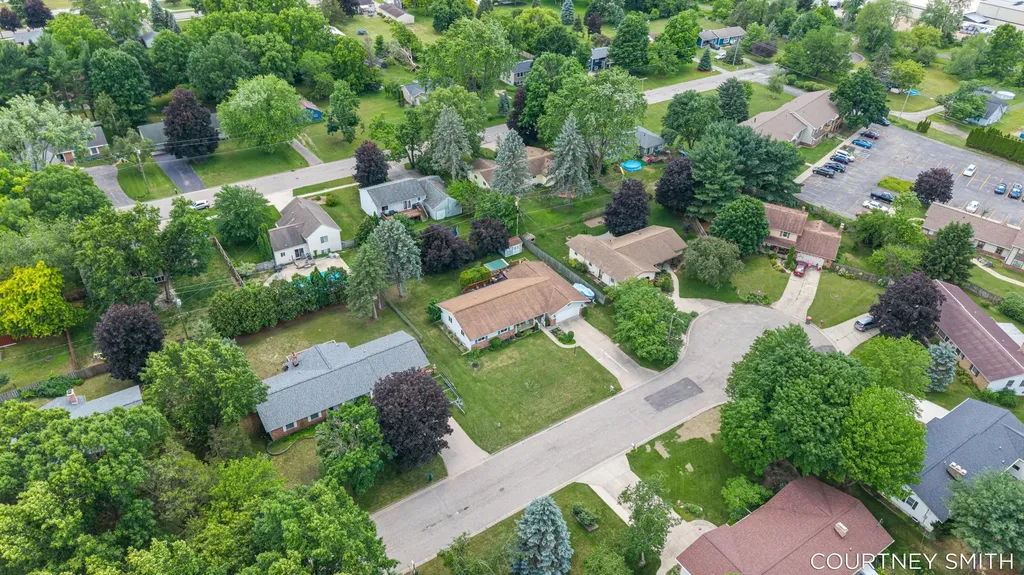 672 Birchwood Court SE Lowell City MI 49331