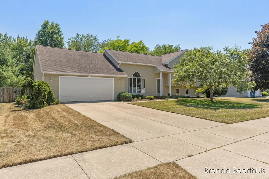 3374 Gold Dust Street NE Plainfield Charter Township MI 49306