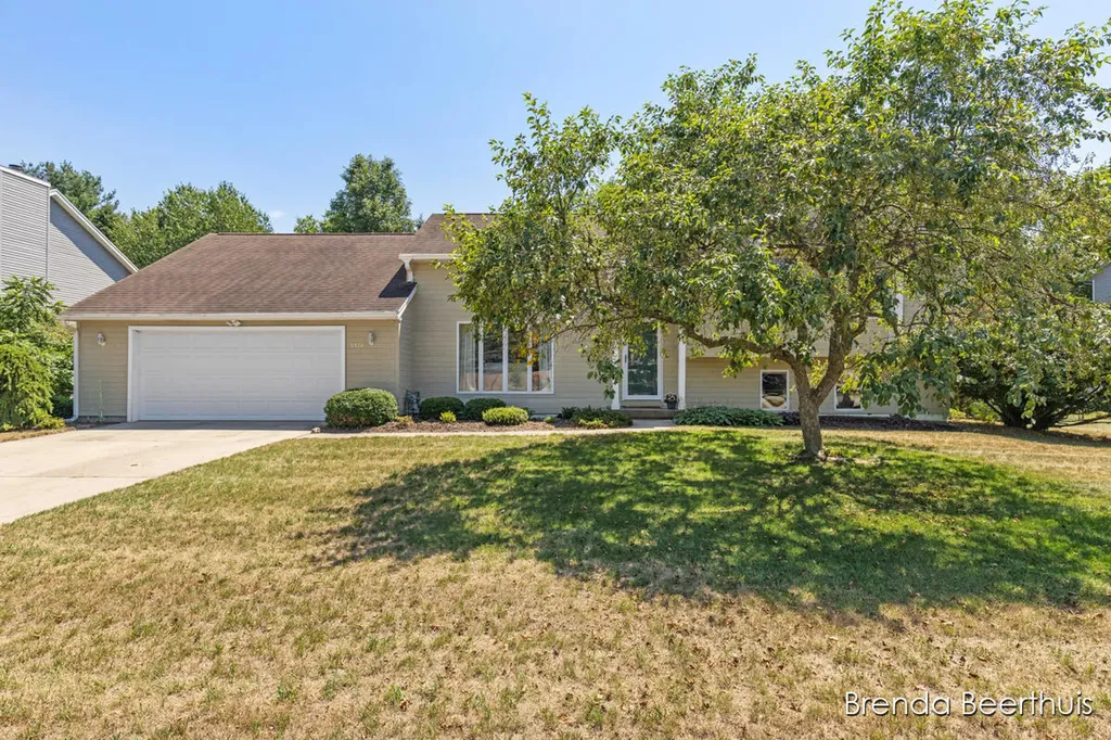 3374 Gold Dust Street NE Plainfield Charter Township MI 49306