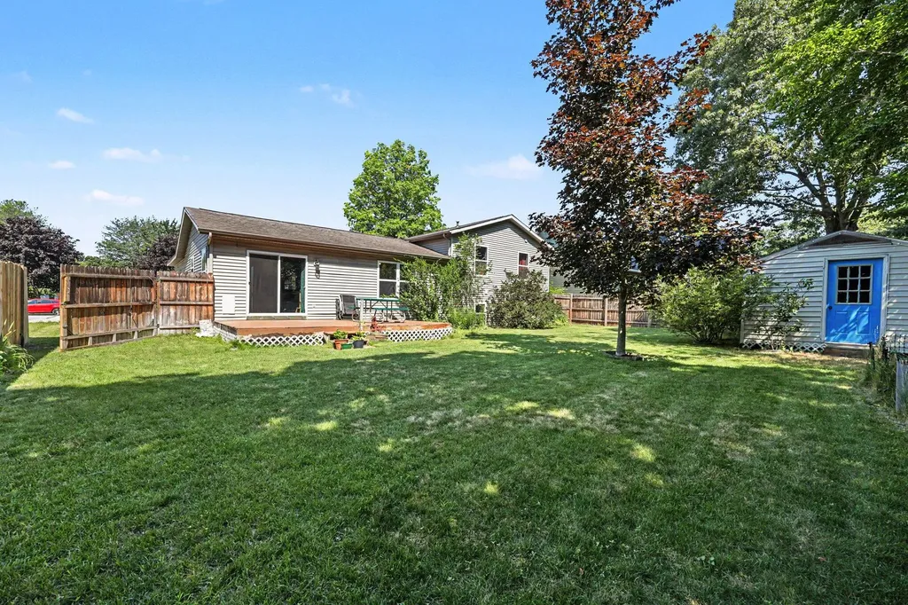 4844 Emerald Street Norton Shores City MI 49441