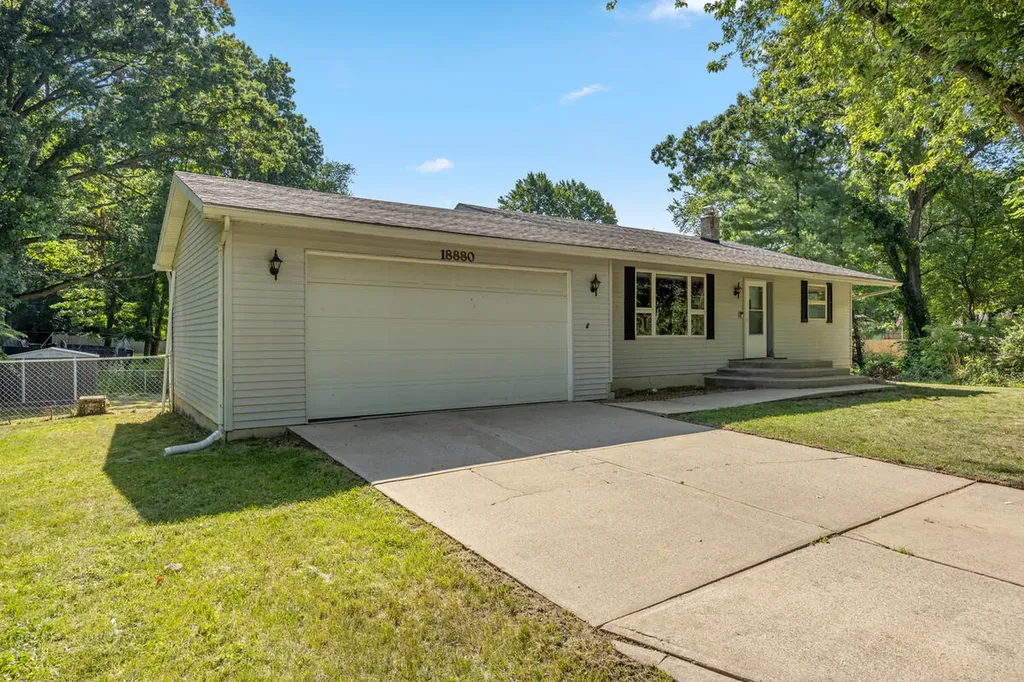 18880 E Avenue N Pennfield Charter Township MI 49017