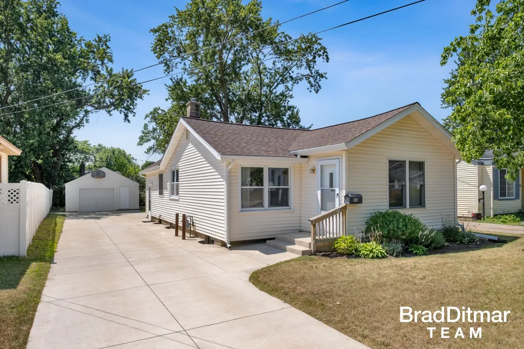 818 Bryant Street SW Wyoming City MI 49509