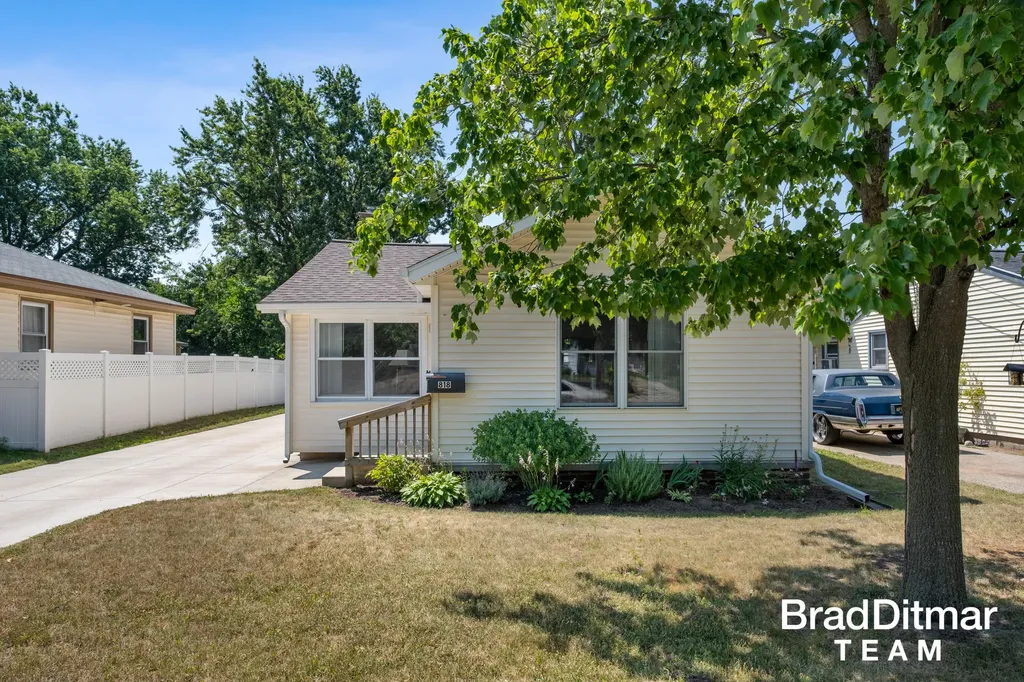 818 Bryant Street SW Wyoming City MI 49509