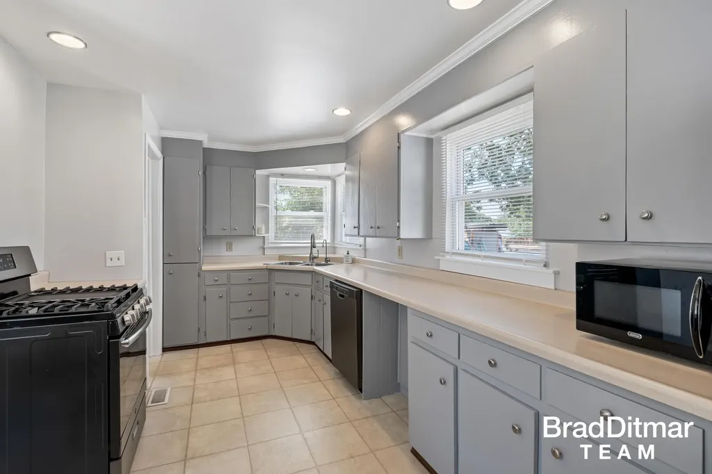 818 Bryant Street SW Wyoming City MI 49509