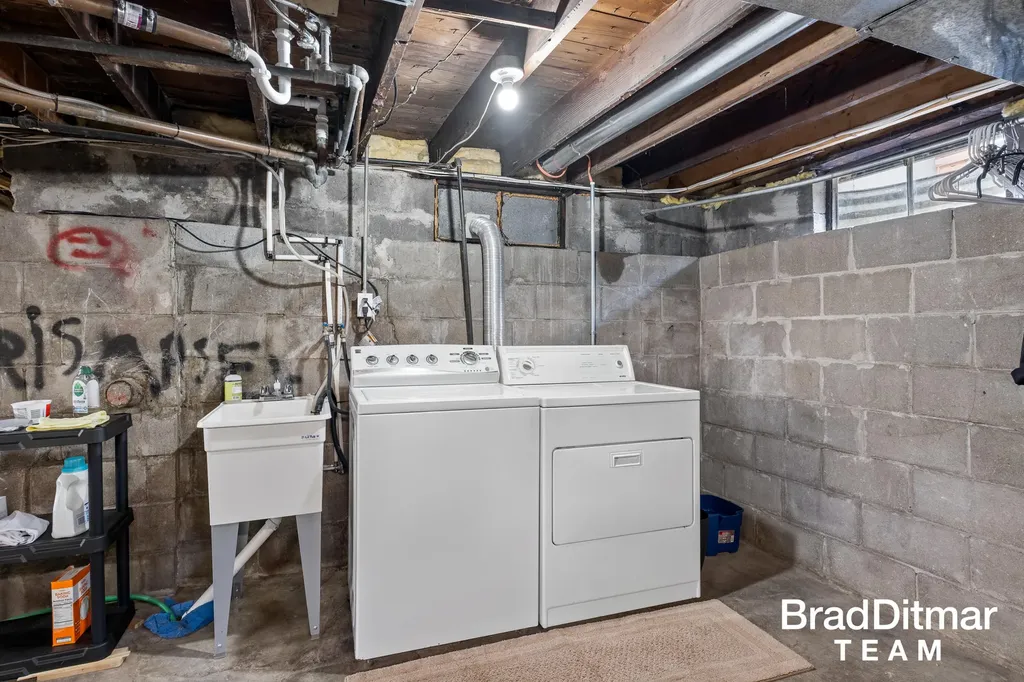 818 Bryant Street SW Wyoming City MI 49509