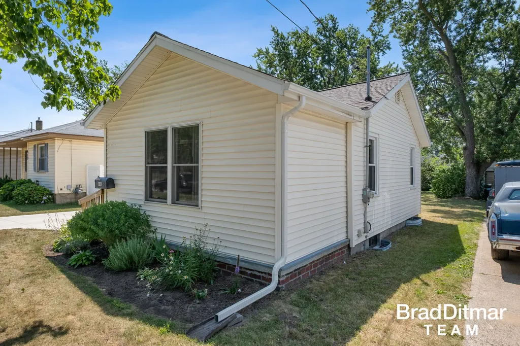 818 Bryant Street SW Wyoming City MI 49509