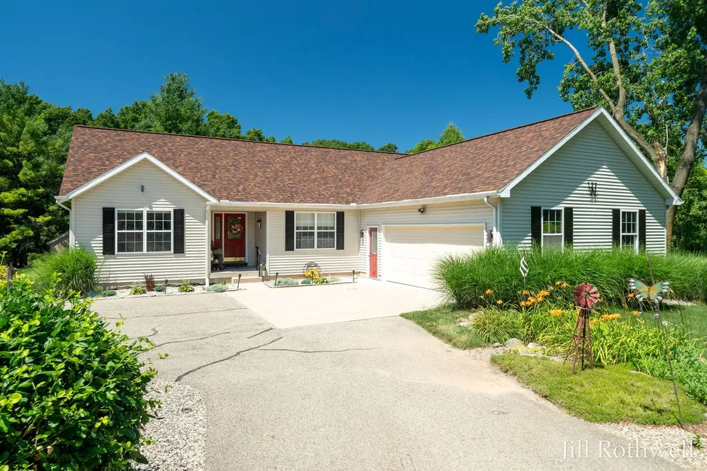 2385 Hidden Timbers Trail NE Algoma Township MI 49341