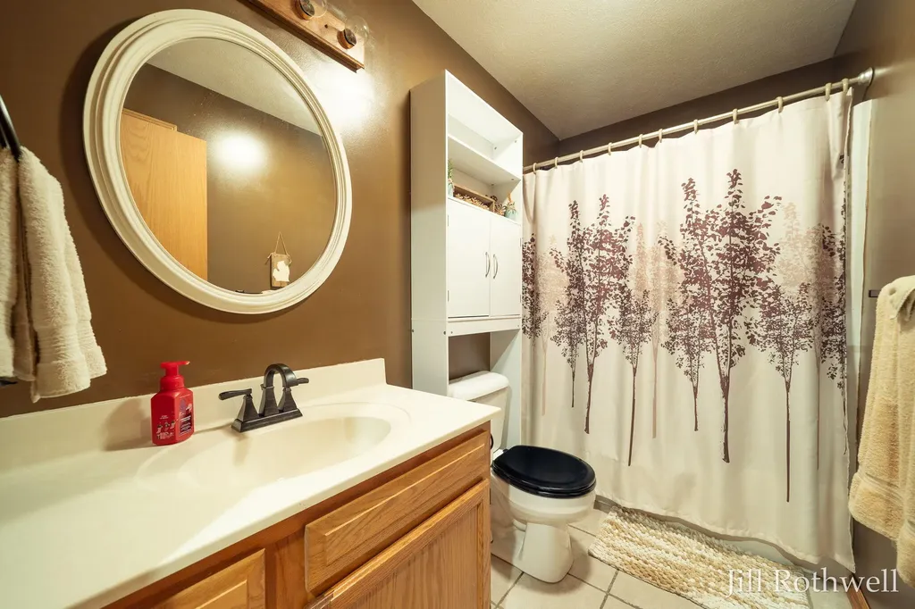 2385 Hidden Timbers Trail NE Algoma Township MI 49341