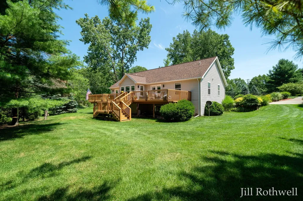 2385 Hidden Timbers Trail NE Algoma Township MI 49341