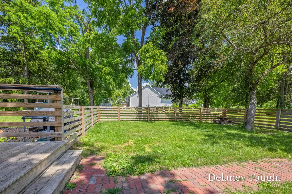 2671 Rogue River Road NE Plainfield Charter Township MI 49306