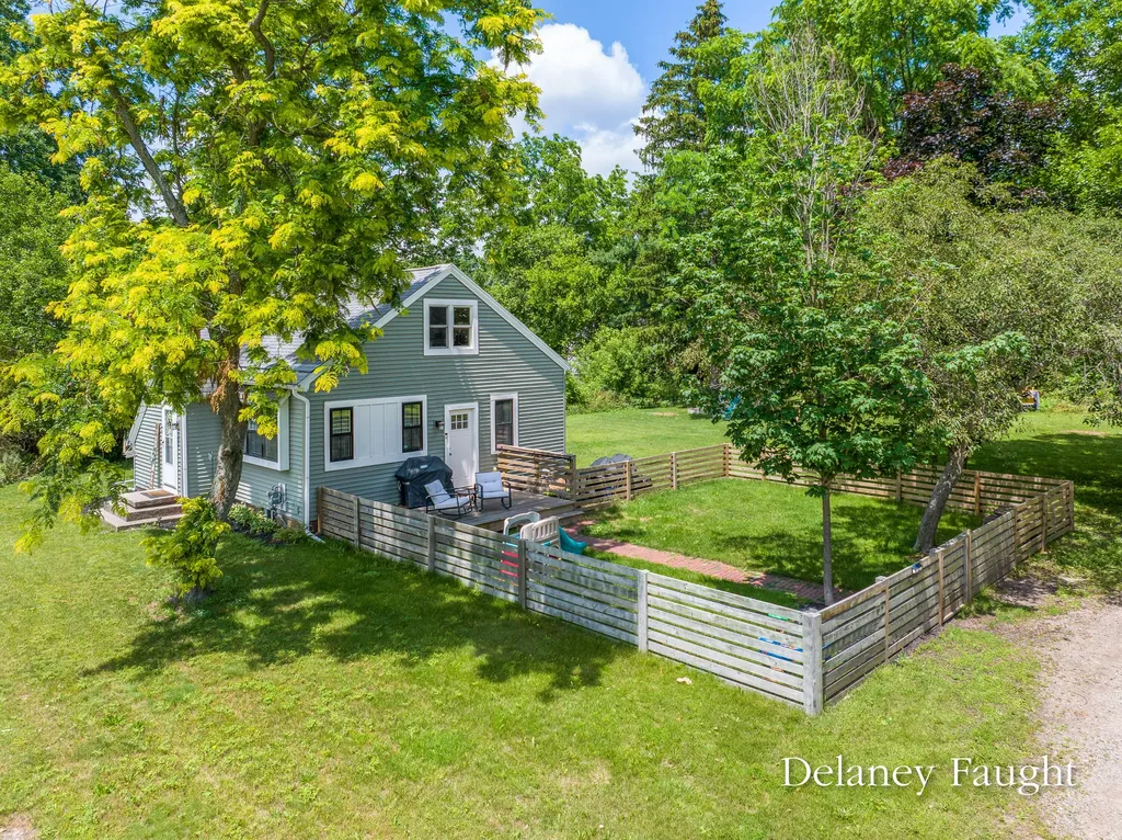2671 Rogue River Road NE Plainfield Charter Township MI 49306