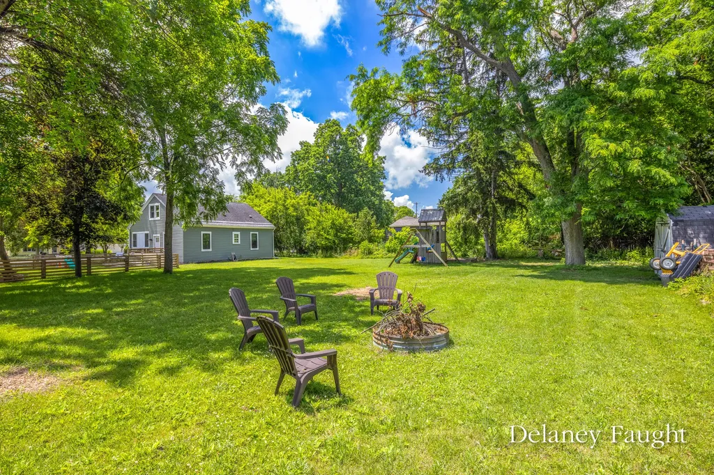 2671 Rogue River Road NE Plainfield Charter Township MI 49306