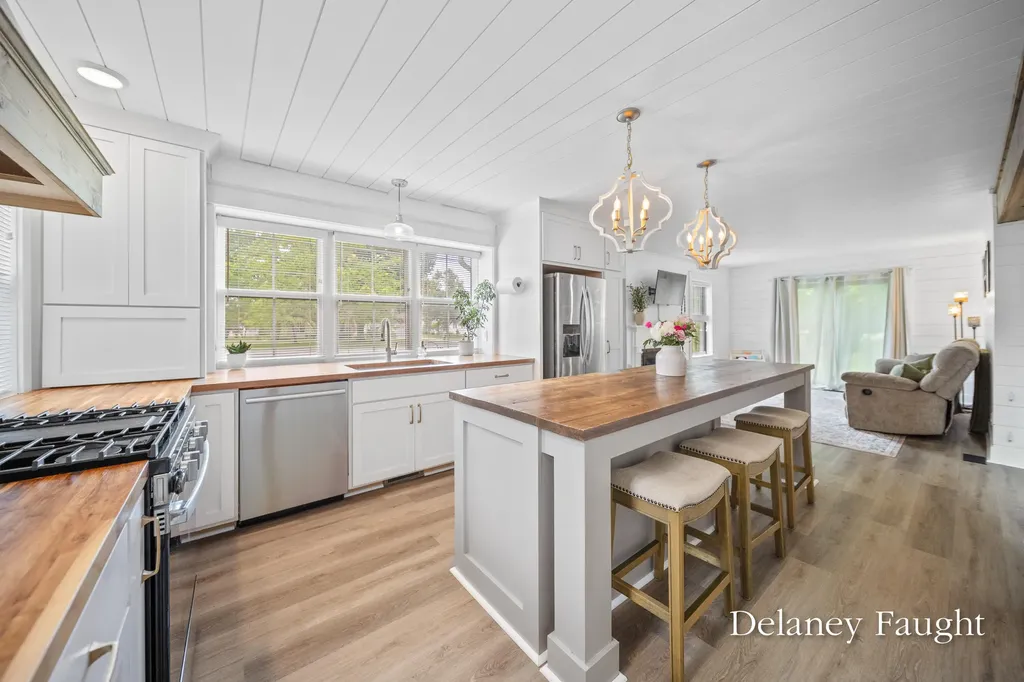 2671 Rogue River Road NE Plainfield Charter Township MI 49306