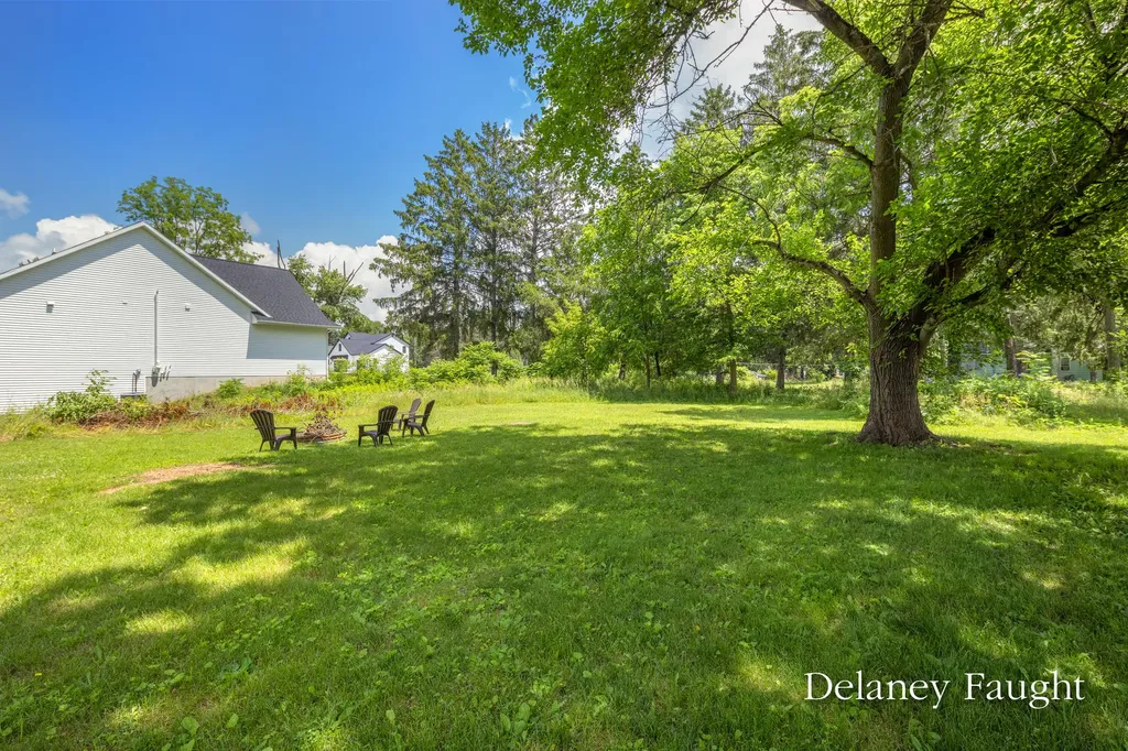 2671 Rogue River Road NE Plainfield Charter Township MI 49306