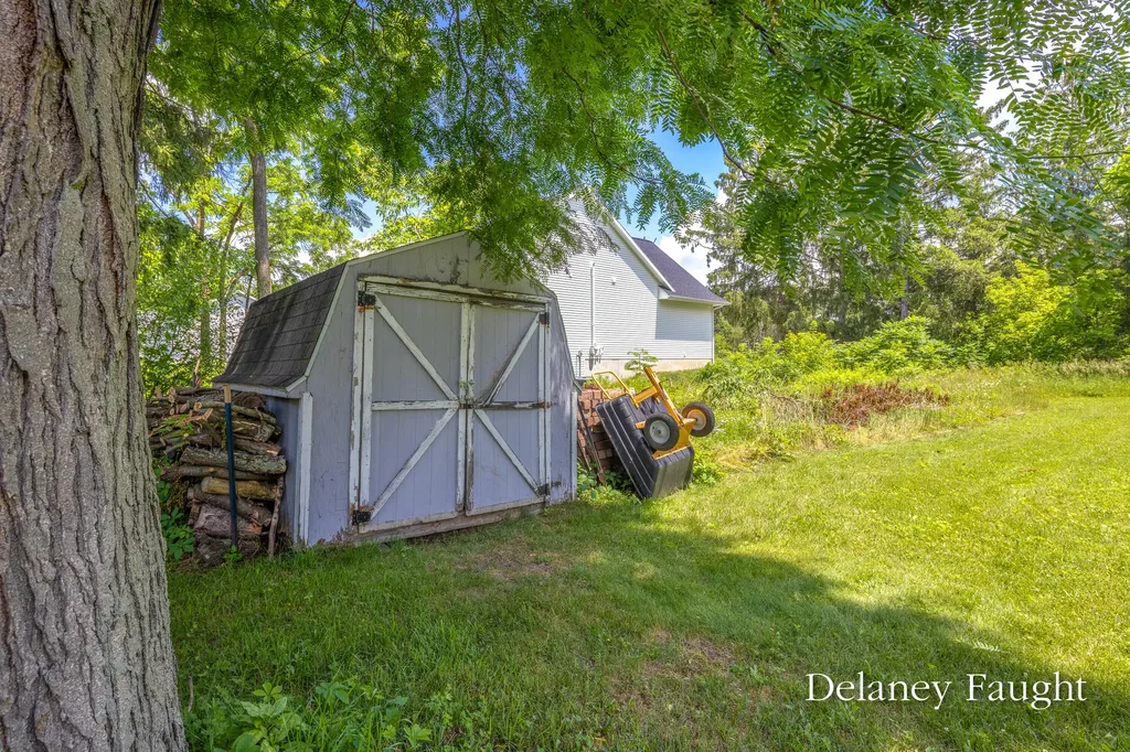 2671 Rogue River Road NE Plainfield Charter Township MI 49306