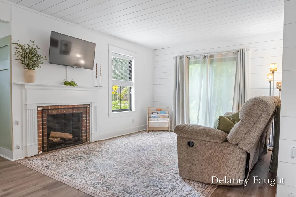 2671 Rogue River Road NE Plainfield Charter Township MI 49306