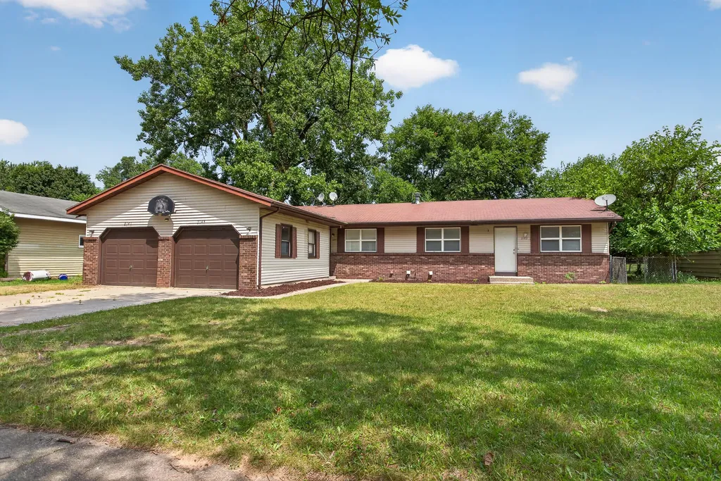 2141 Shangrai-la Drive SE Grand Rapids City MI 49508