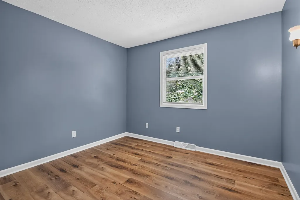 2141 Shangrai-la Drive SE Grand Rapids City MI 49508