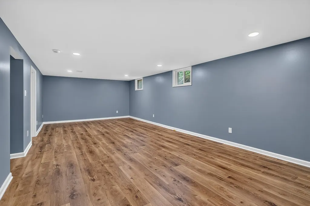 2141 Shangrai-la Drive SE Grand Rapids City MI 49508