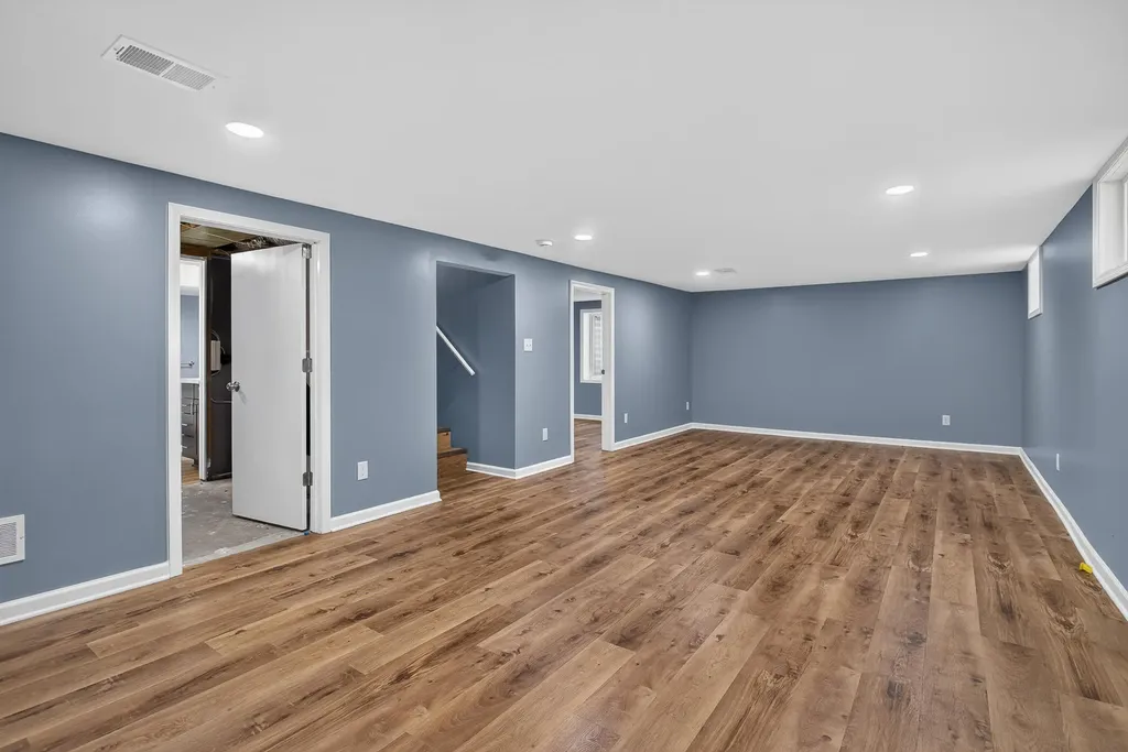 2141 Shangrai-la Drive SE Grand Rapids City MI 49508