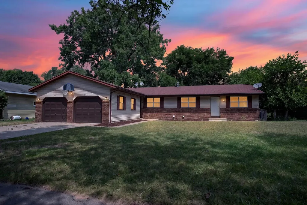 2141 Shangrai-la Drive SE Grand Rapids City MI 49508