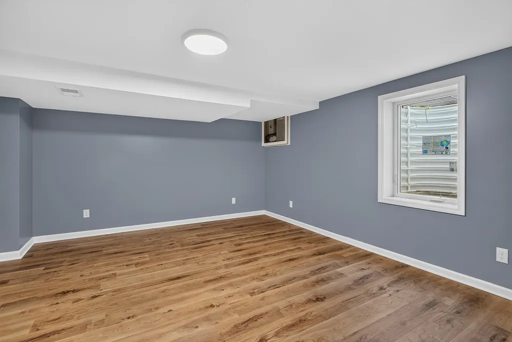 2141 Shangrai-la Drive SE Grand Rapids City MI 49508