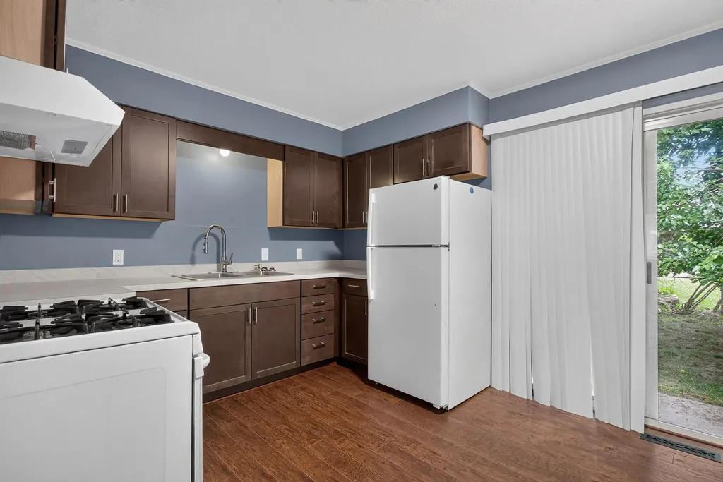 2141 Shangrai-la Drive SE Grand Rapids City MI 49508