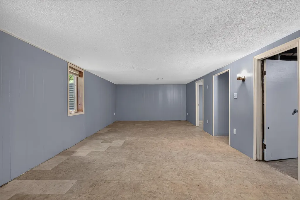 2141 Shangrai-la Drive SE Grand Rapids City MI 49508