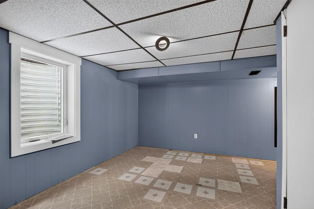2141 Shangrai-la Drive SE Grand Rapids City MI 49508