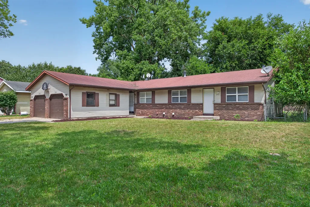 2141 Shangrai-la Drive SE Grand Rapids City MI 49508
