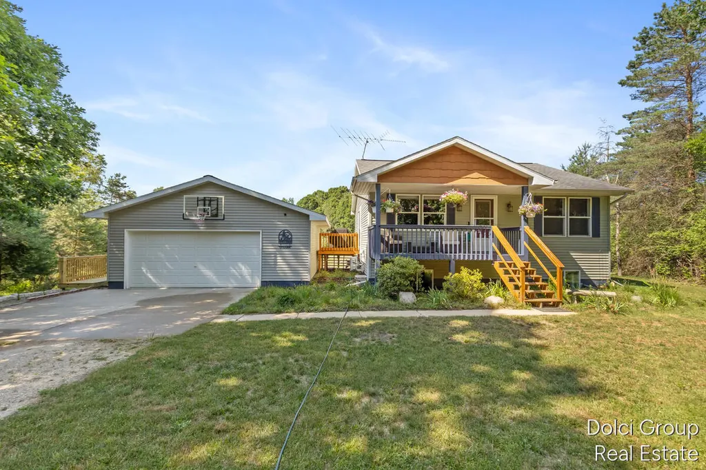 11778 Red Feather Lane Morton Township MI 49346
