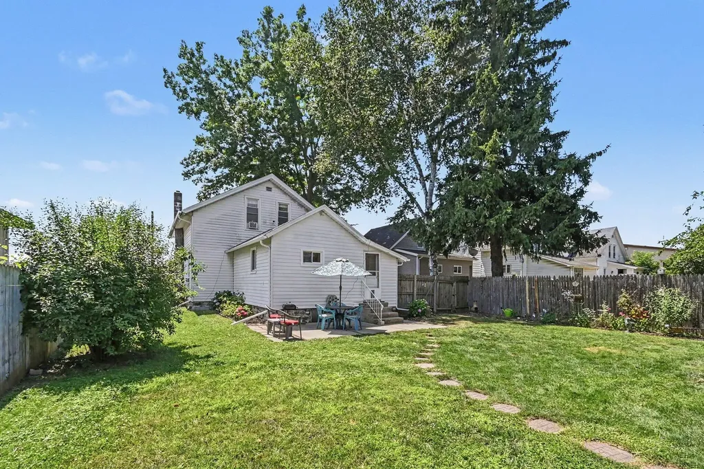 618 W Lawrence Avenue Charlotte City MI 48813
