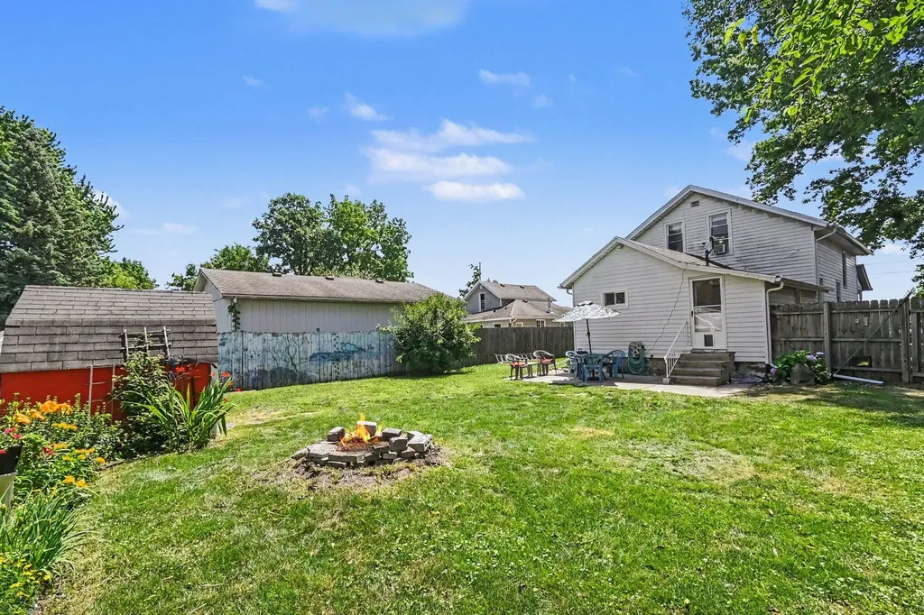 618 W Lawrence Avenue Charlotte City MI 48813