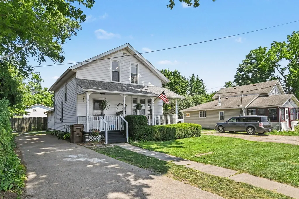 618 W Lawrence Avenue Charlotte City MI 48813