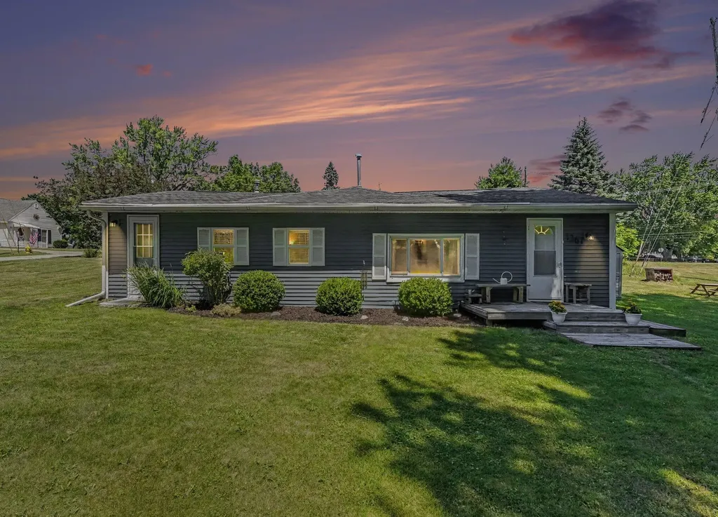 1261 Van Portfliet Drive NW Walker City MI 49534