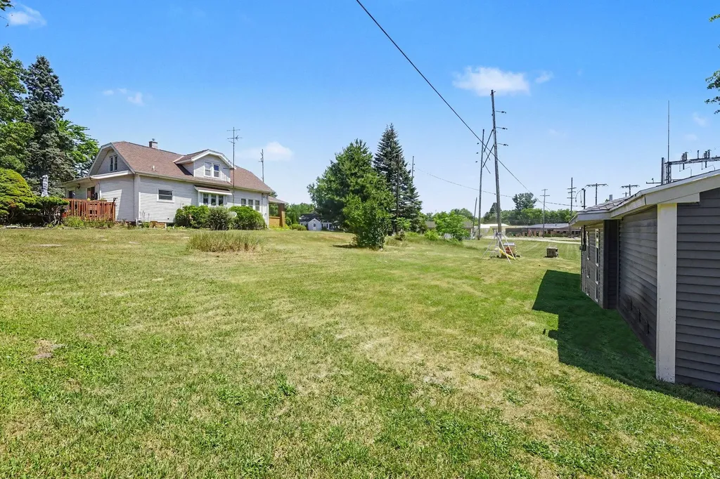 1261 Van Portfliet Drive NW Walker City MI 49534