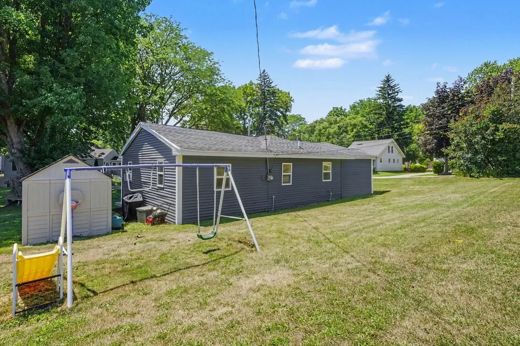 1261 Van Portfliet Drive NW Walker City MI 49534